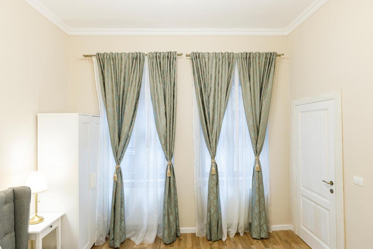 Beautiful Apartment In Heart Of Historical Center Timisoara Exterior photo